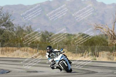 media/Dec-01-2025-Moto Forza (Mon) [[2daa91e15f]]/3-Beginner Group/Session 3 (Turn 3)/